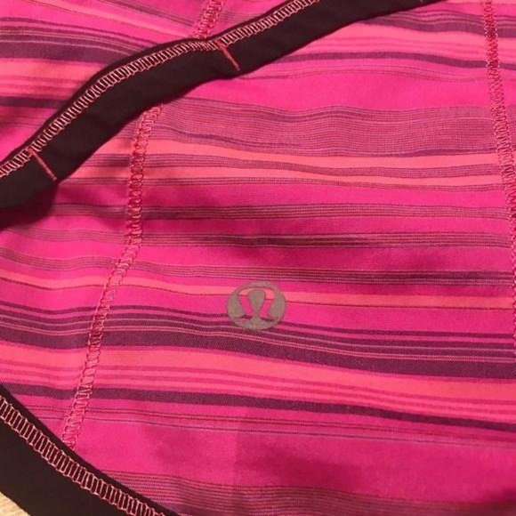 Lululemon Pink Striped Run Roll Down Shorts Size 4 - Picture 4 of 7